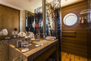 Corner Suite